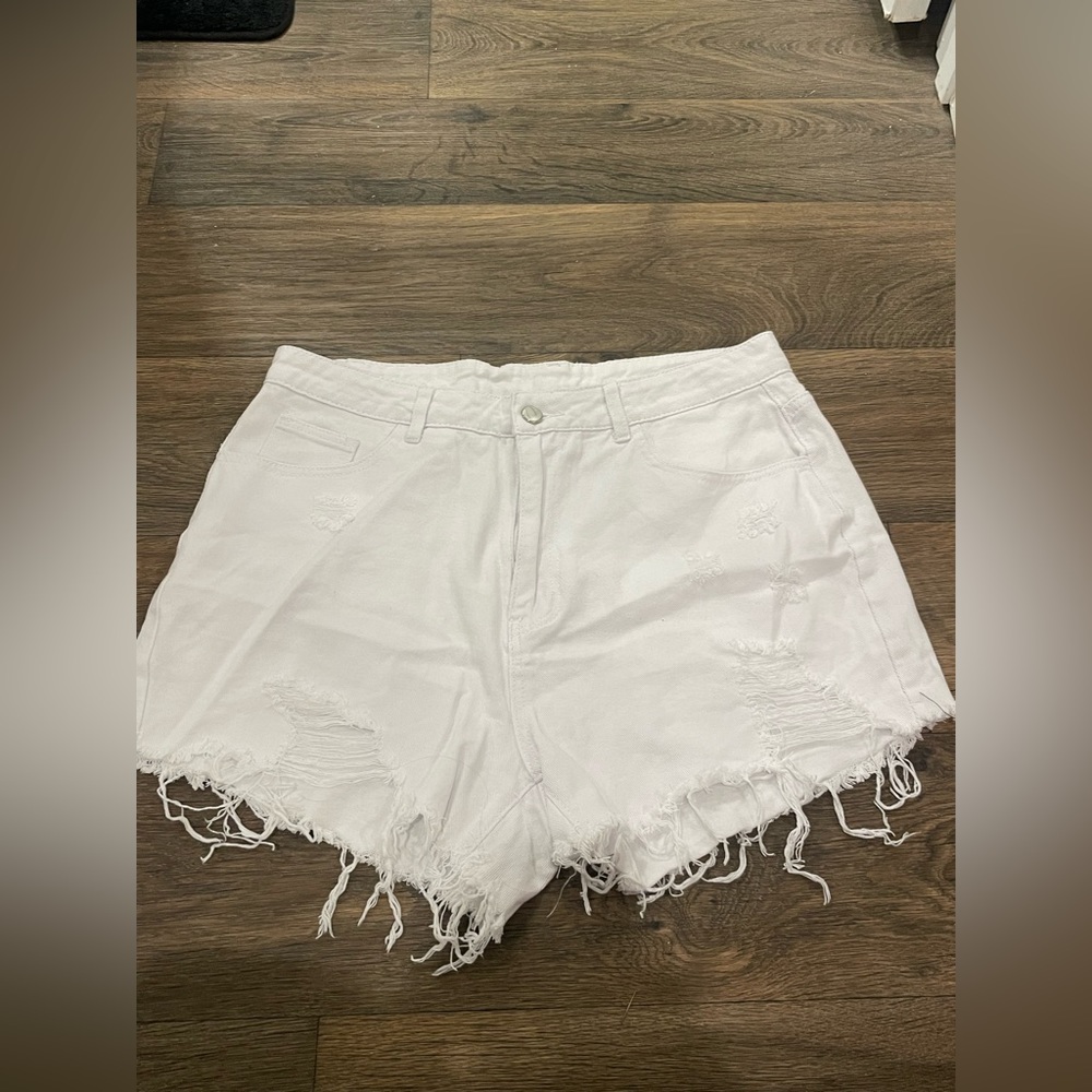 SHEIN- Distressed White Denim Shorts- Size 0X
